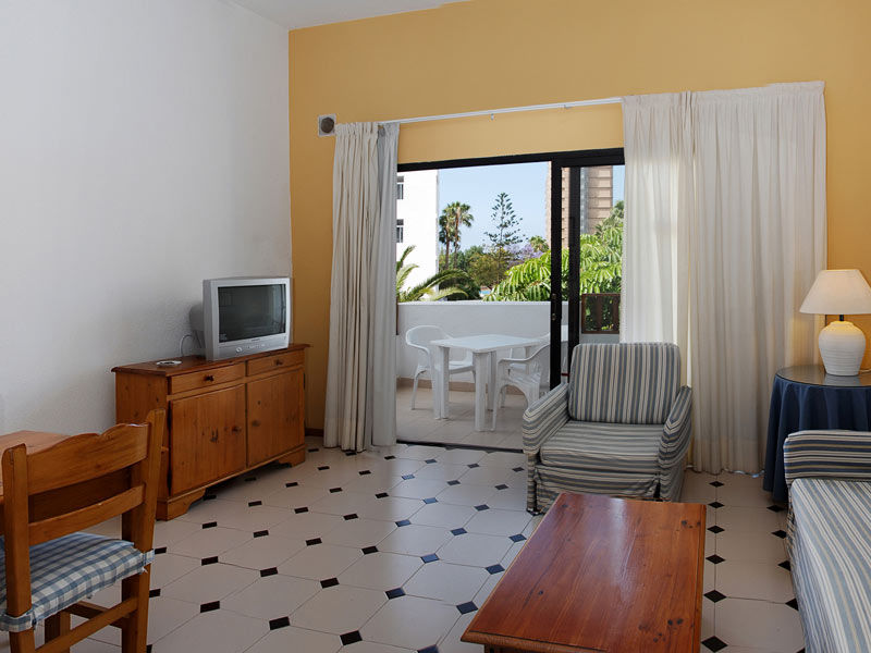 Apartamentos Hg Cristian Sur Los Cristianos  Exterior photo